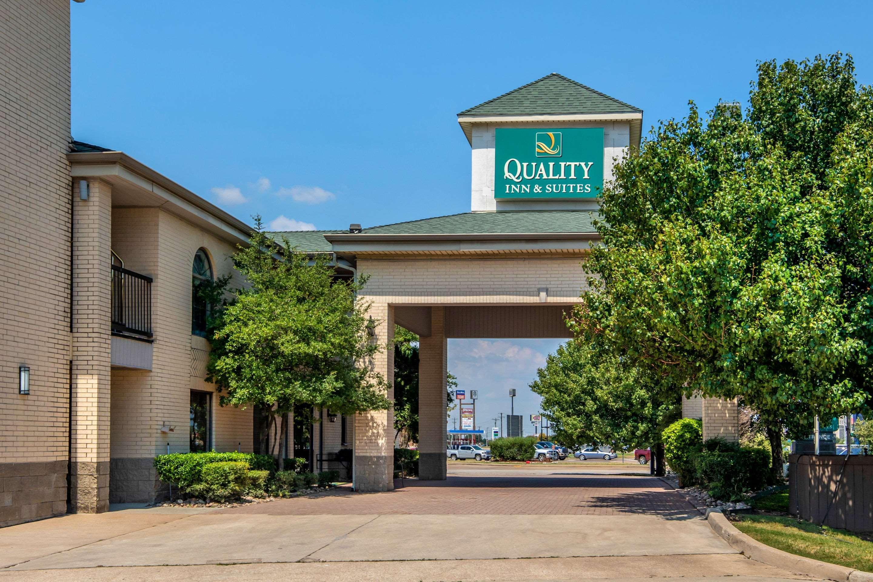 Quality Inn & Suites Weatherford Buitenkant foto