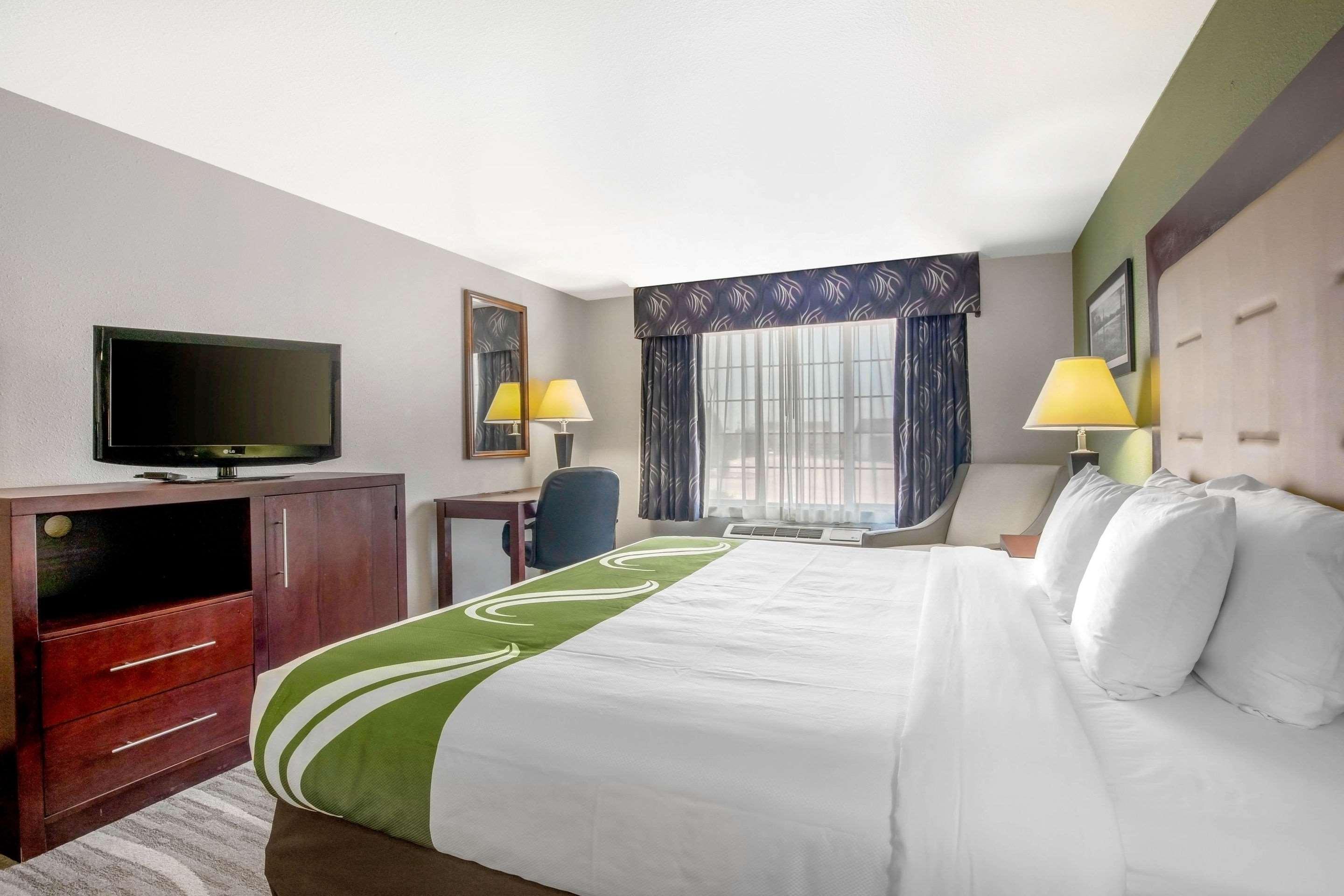 Quality Inn & Suites Weatherford Buitenkant foto