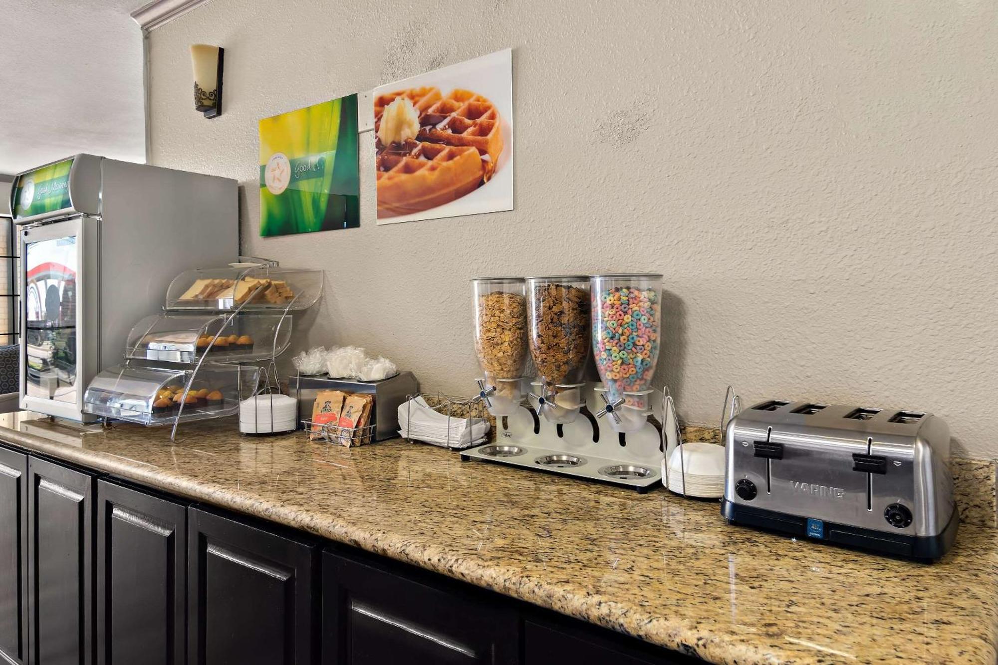 Quality Inn & Suites Weatherford Buitenkant foto