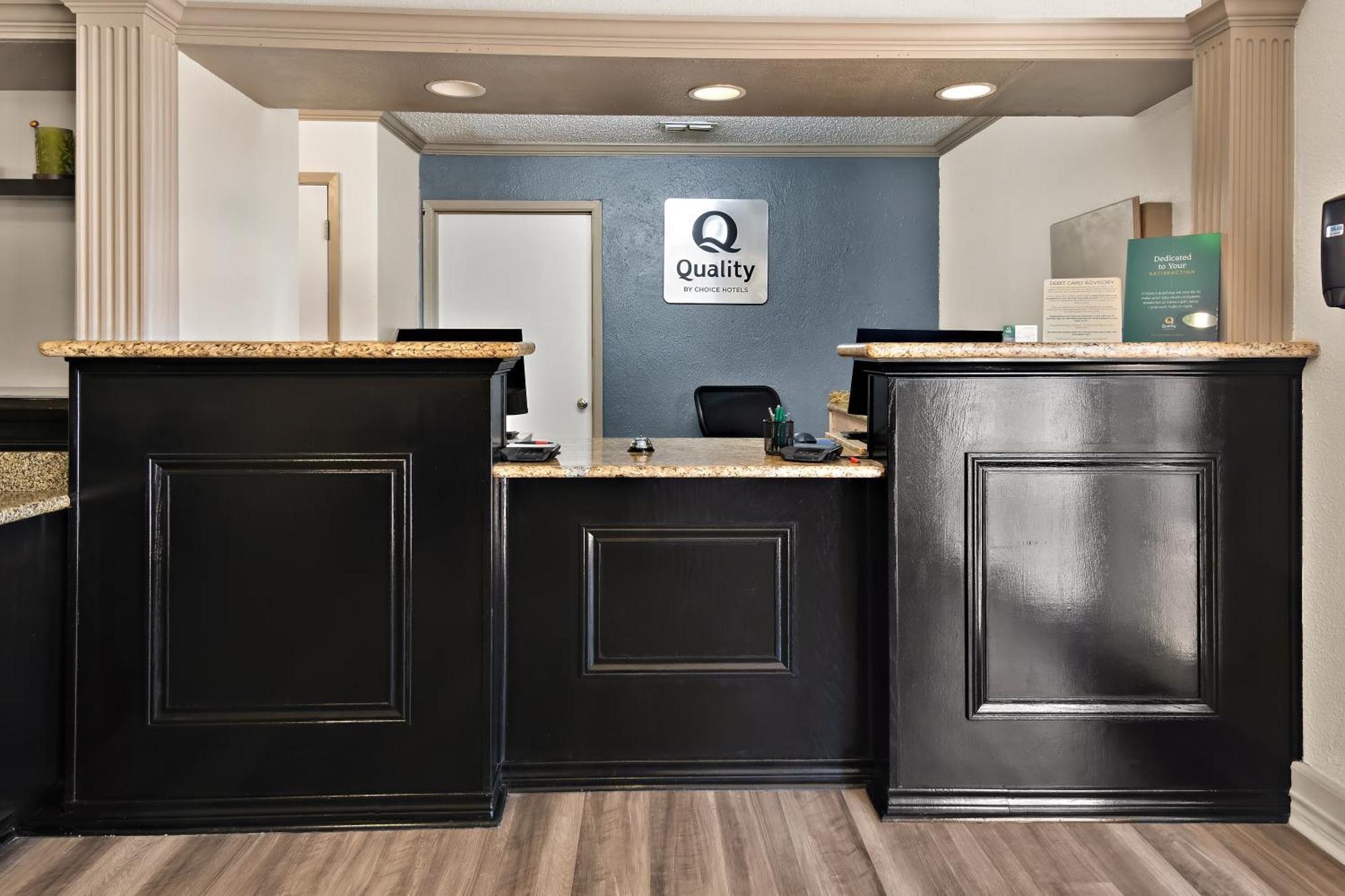 Quality Inn & Suites Weatherford Buitenkant foto