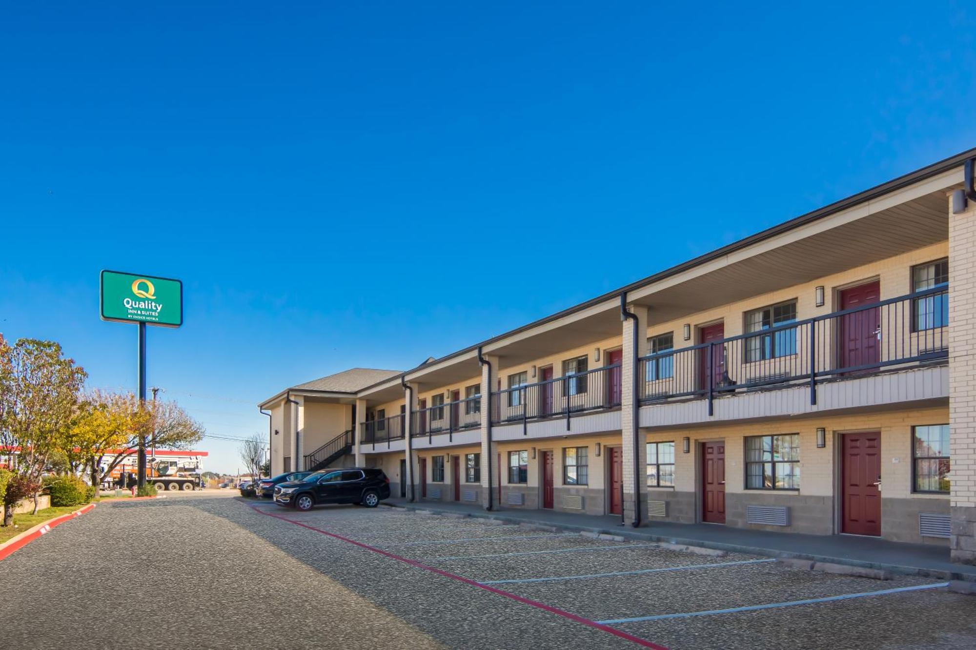 Quality Inn & Suites Weatherford Buitenkant foto