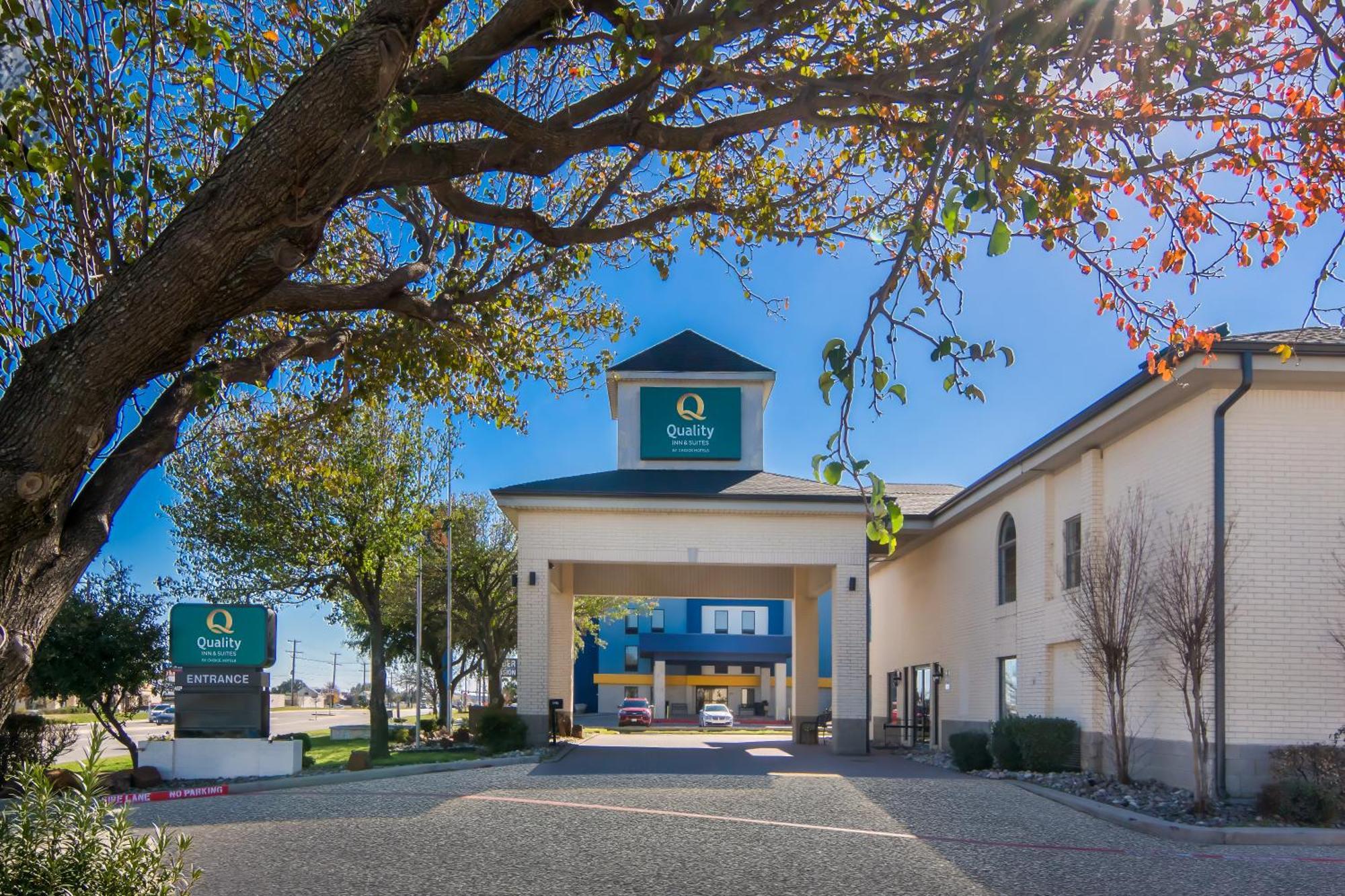 Quality Inn & Suites Weatherford Buitenkant foto