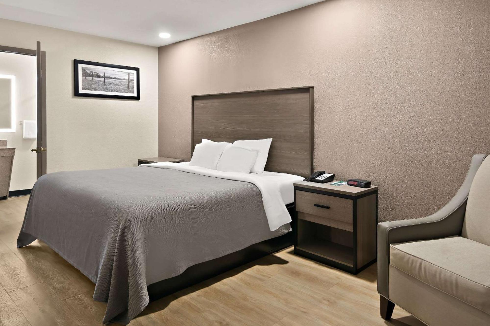 Quality Inn & Suites Weatherford Buitenkant foto